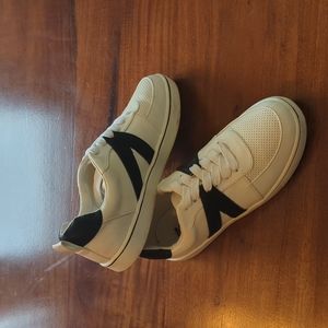 Womens Mia Girl Alta Sneakers, Black & White, size 8.5